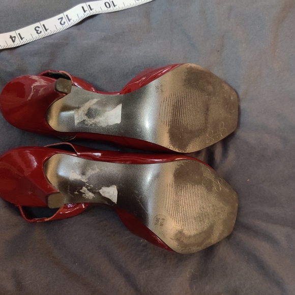 Jessica Simpson Red Heels - Picture 2 of 4